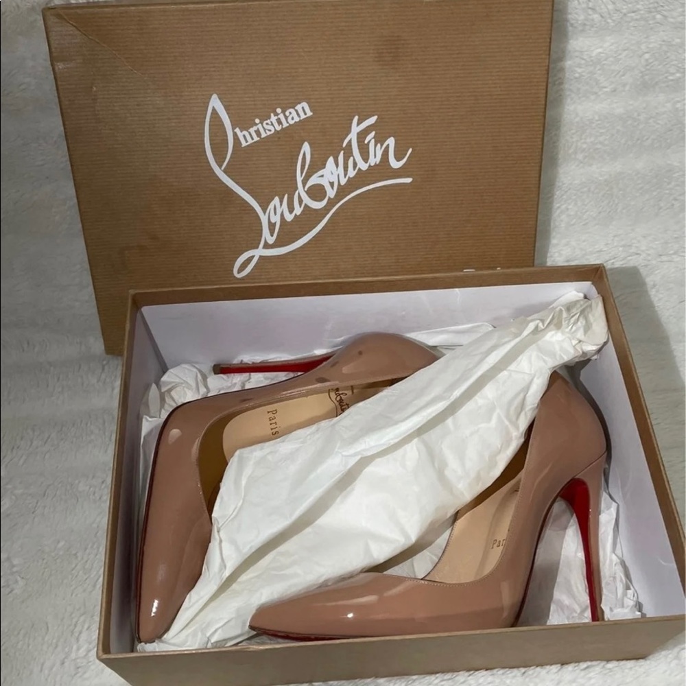 Christian Louboutin So Kate Nude Pumps